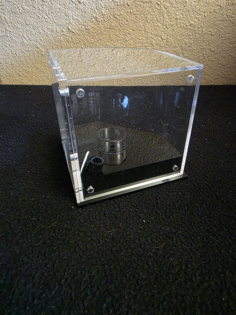 "Hole in One" Golf Ball Display Case – Commemorative Sports Memorabilia - Picture 3 of 4